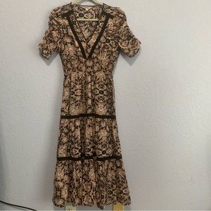 Steve Madden BB Dakota Lace Boho Next Door Floral Smocked Tiered Pullover Dress